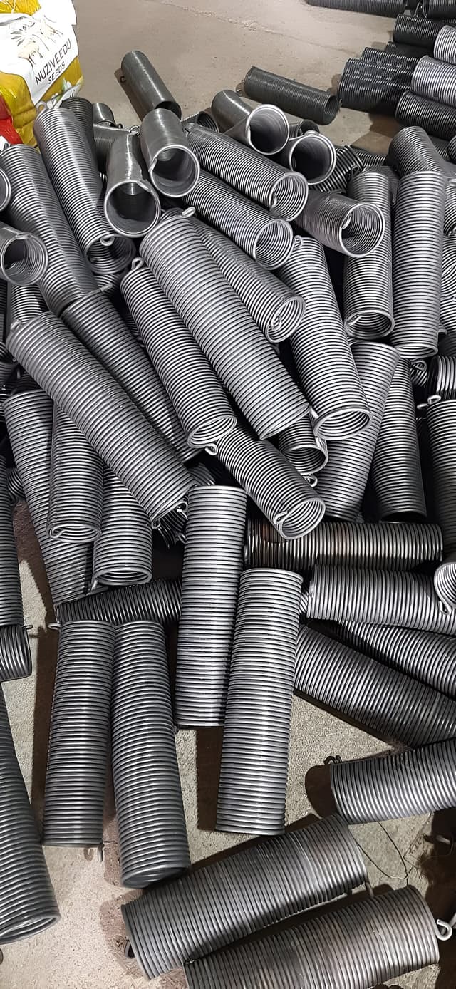 Rolling shutter spring
